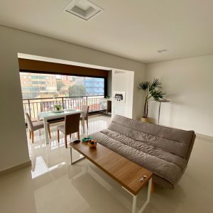 Sala ampliada com Porcelanato Polido